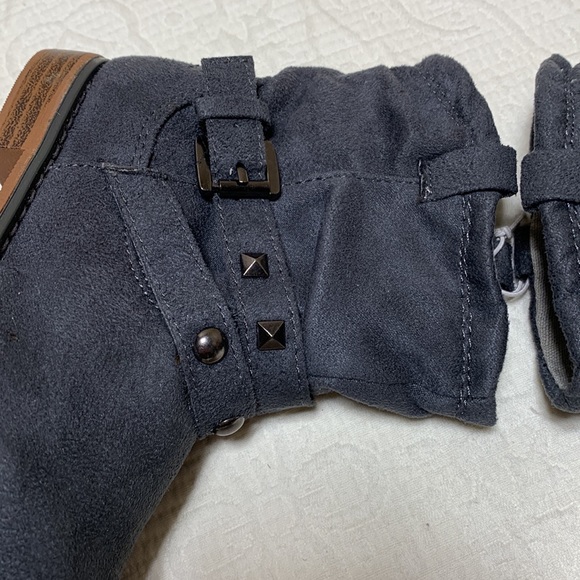 7US Faux Suede Boots by Old Navy - Picture 11 of 15